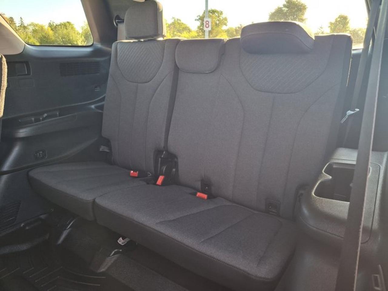 2023 Hyundai PALISADE Preferred AWD | Sunroof | Adaptive Cruise | Apple CarPlay | Android Auto | Remote Start | and More Photo