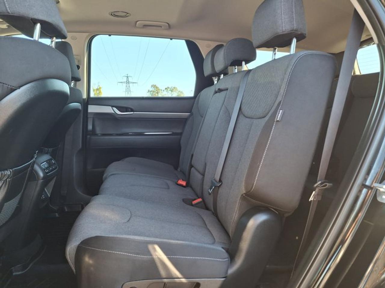 2023 Hyundai PALISADE Preferred AWD | Sunroof | Adaptive Cruise | Apple CarPlay | Android Auto | Remote Start | and More Photo