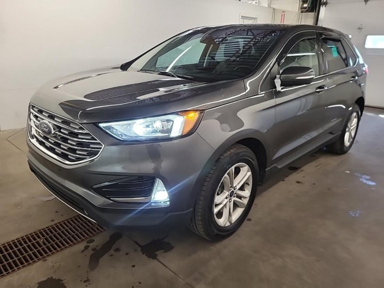 Used 2020 Ford Edge SEL AWD | Tow Pkg | Leather | Panoramic Sunroof | Heated Wheel + Seats | Rear Camera | Power Seat | for sale in Guelph, ON