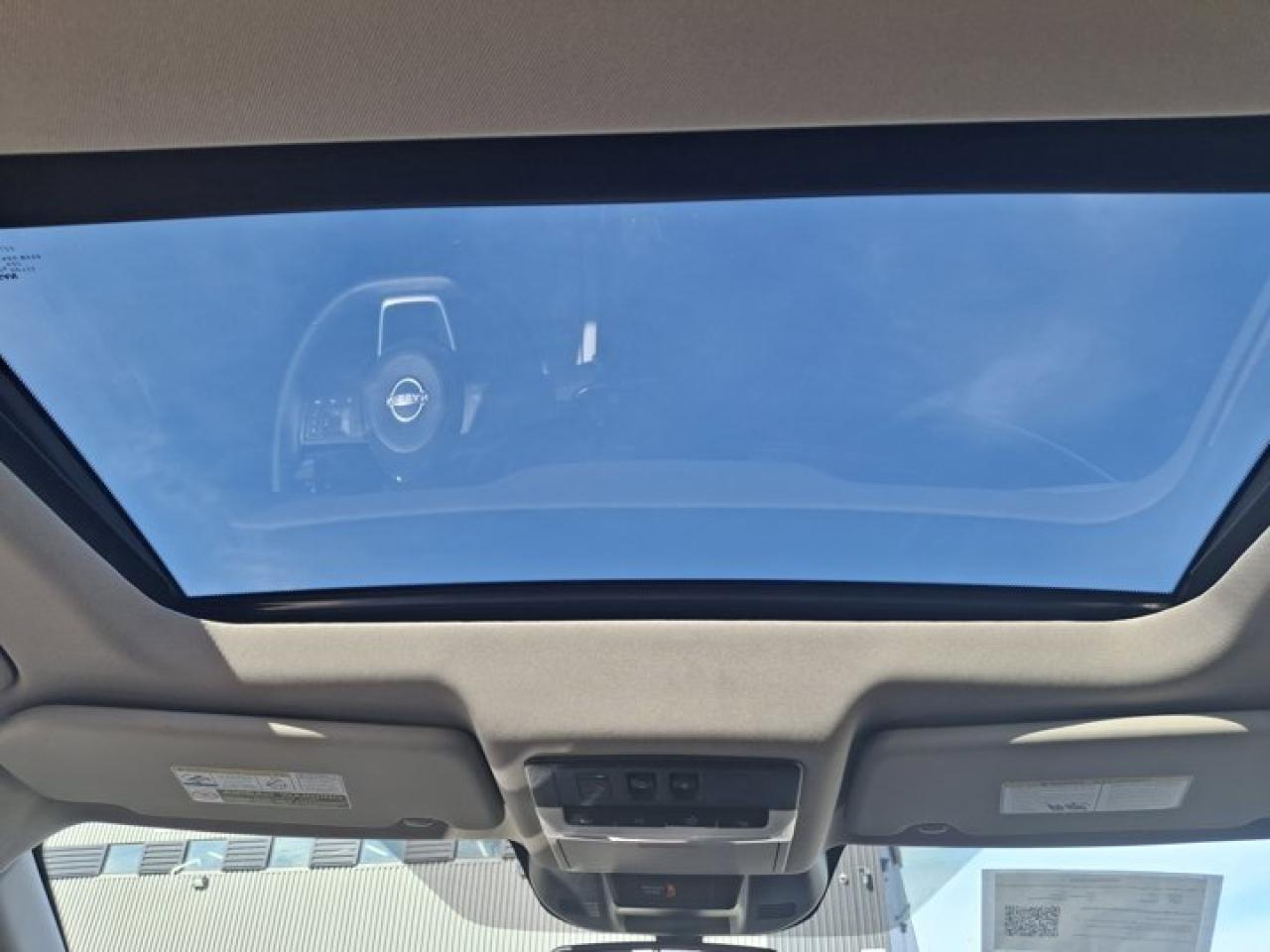 2023 Nissan Rogue SL AWD | Leather | Navi | Pano Roof | Heated Seats + Steering | Power Liftgate | Remote Start & More Photo