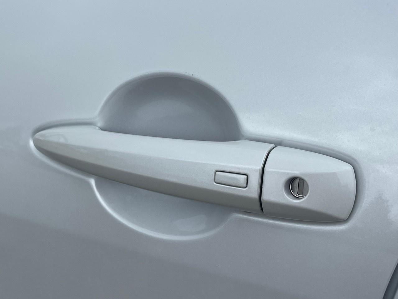 2025 Nissan Sentra SV CVT Photo3