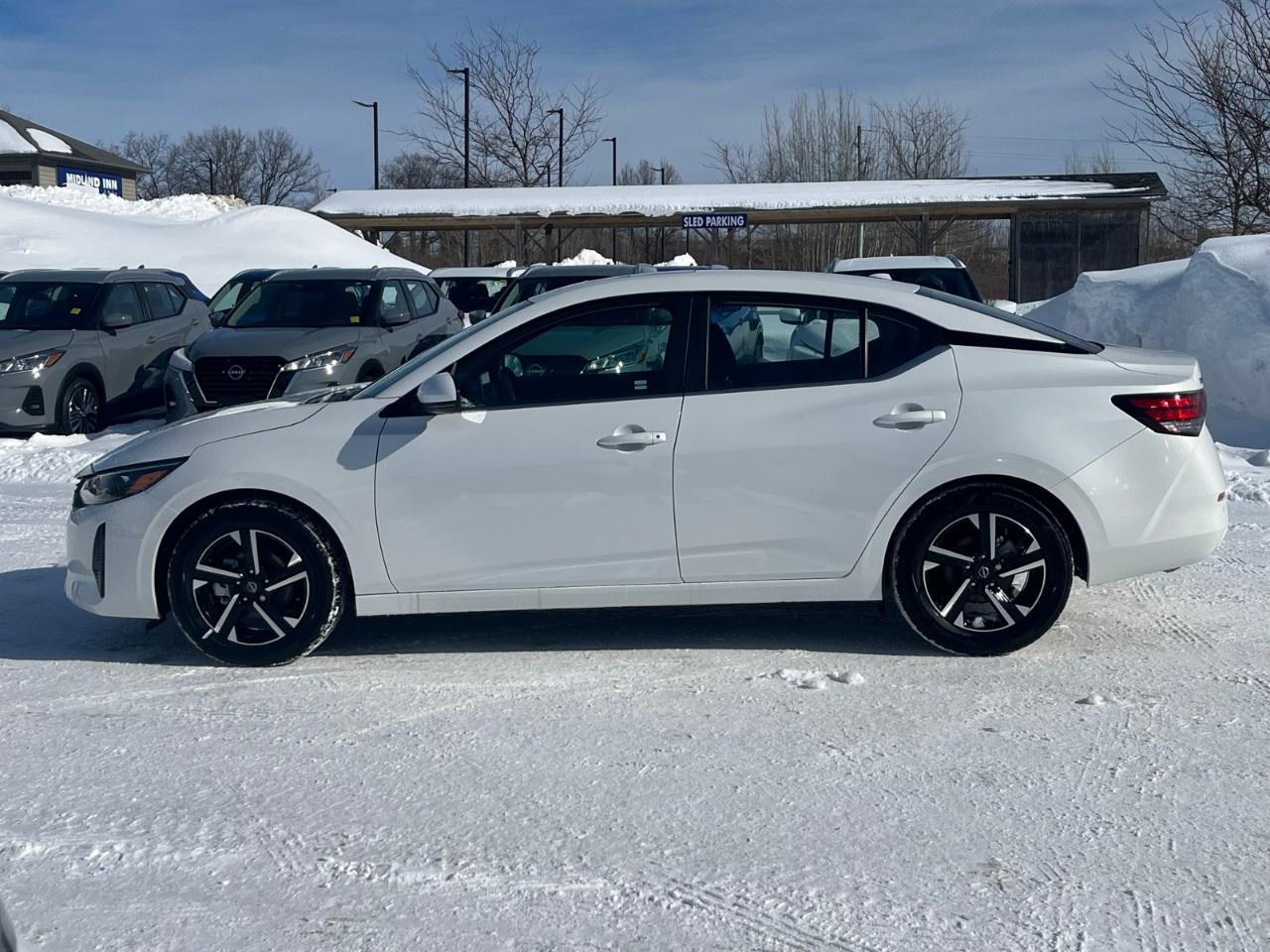 2025 Nissan Sentra SV CVT Photo