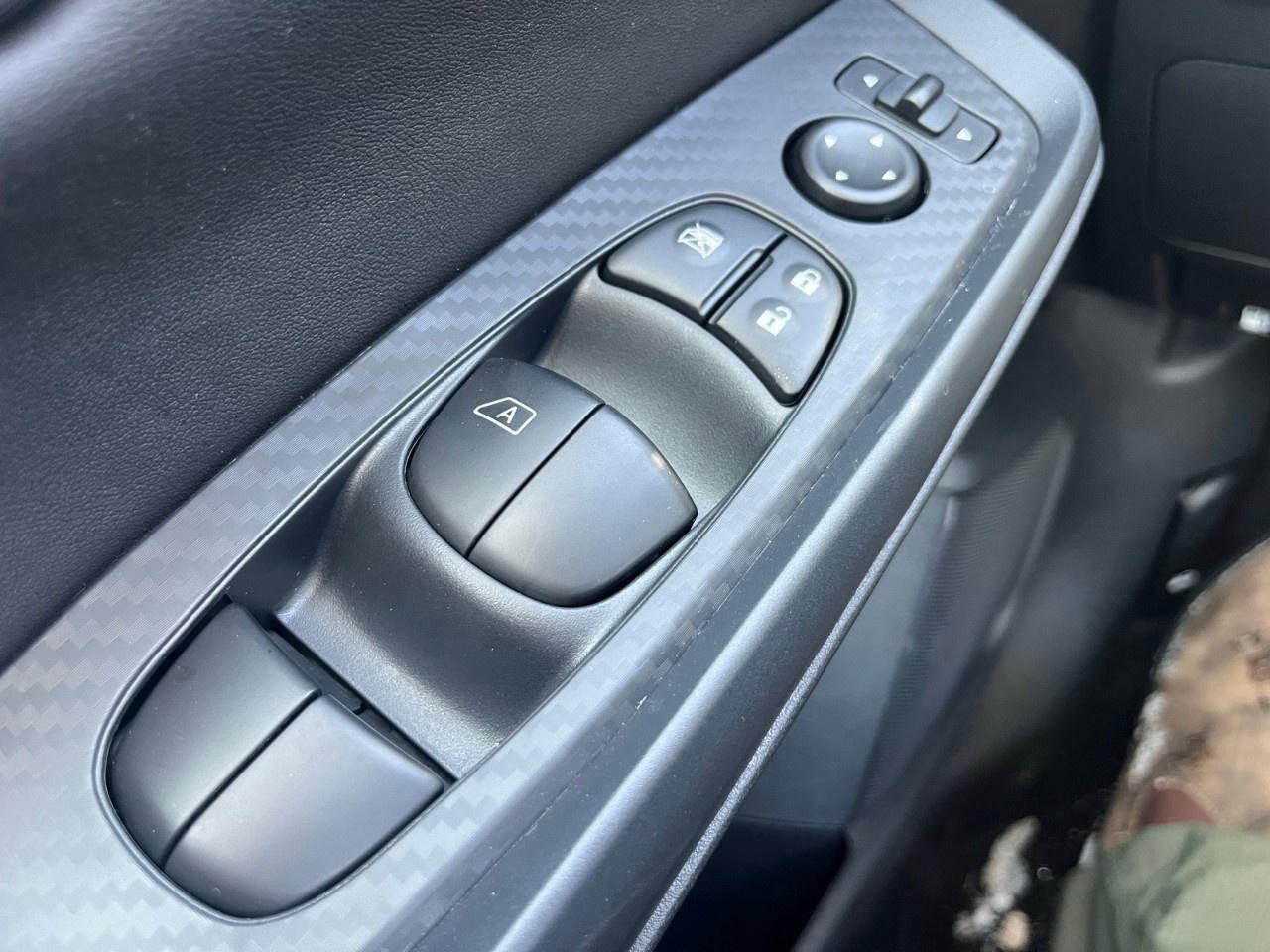 2025 Nissan Sentra SV CVT Photo