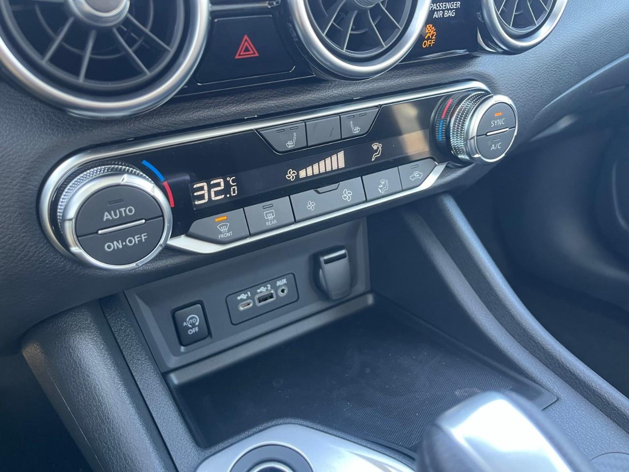 2025 Nissan Sentra SV CVT Photo