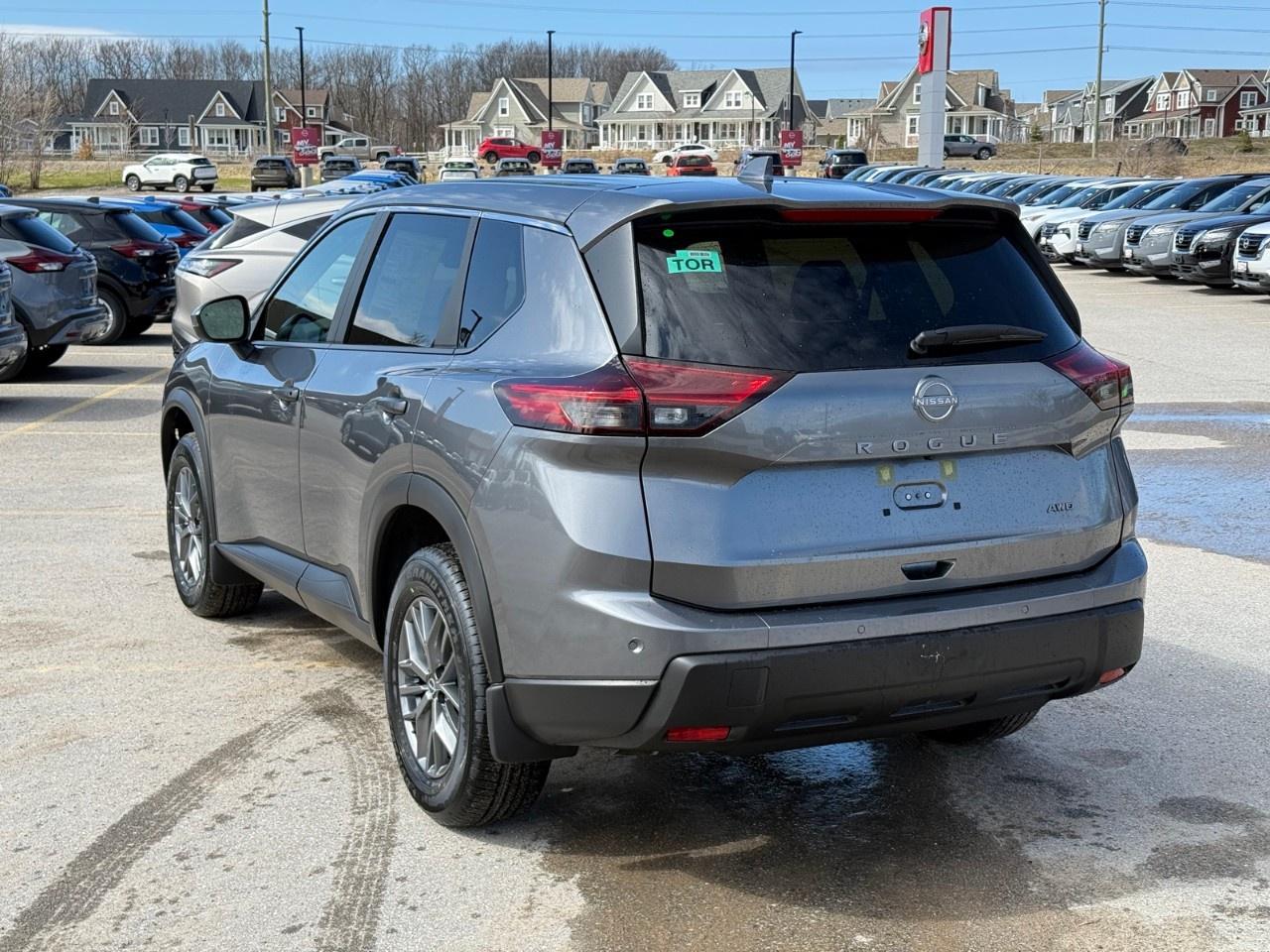 2026 Nissan Rogue AWD S Photo4