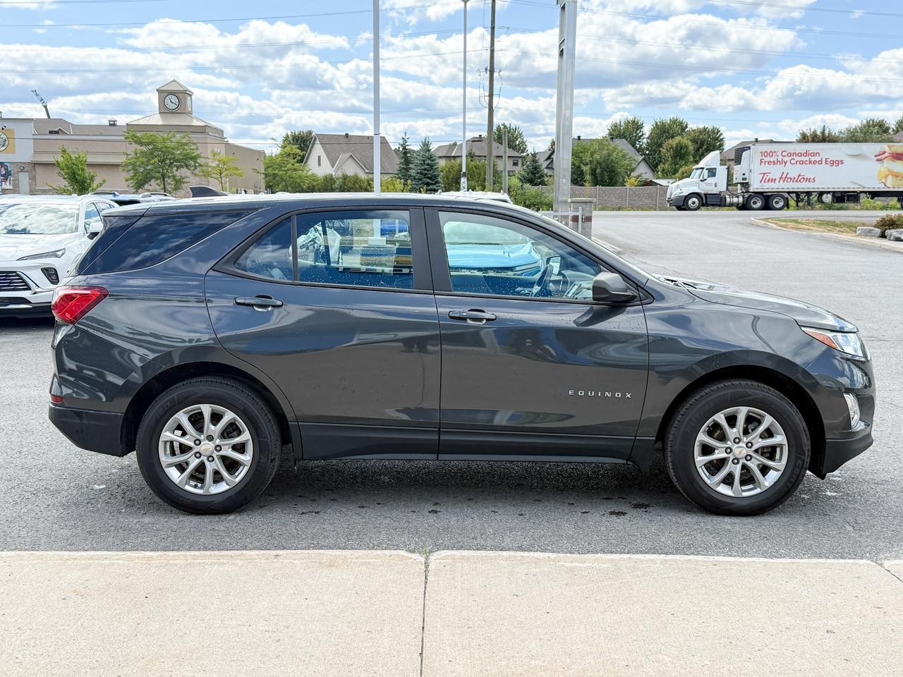 2021 Chevrolet Equinox 1.5L 4CYL LS AWD, HEATED FRONT SEATS, REMOTE VEHICLE START, HD REAR VISION CAMERA, 17" ALLOY WHEELS Photo