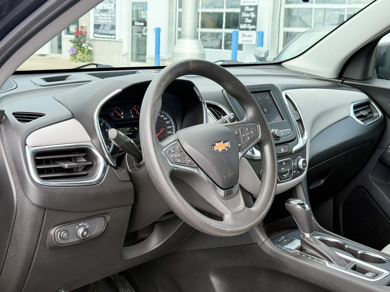 2021 Chevrolet Equinox 1.5L 4CYL LS AWD, HEATED FRONT SEATS, REMOTE VEHICLE START, HD REAR VISION CAMERA, 17" ALLOY WHEELS Photo