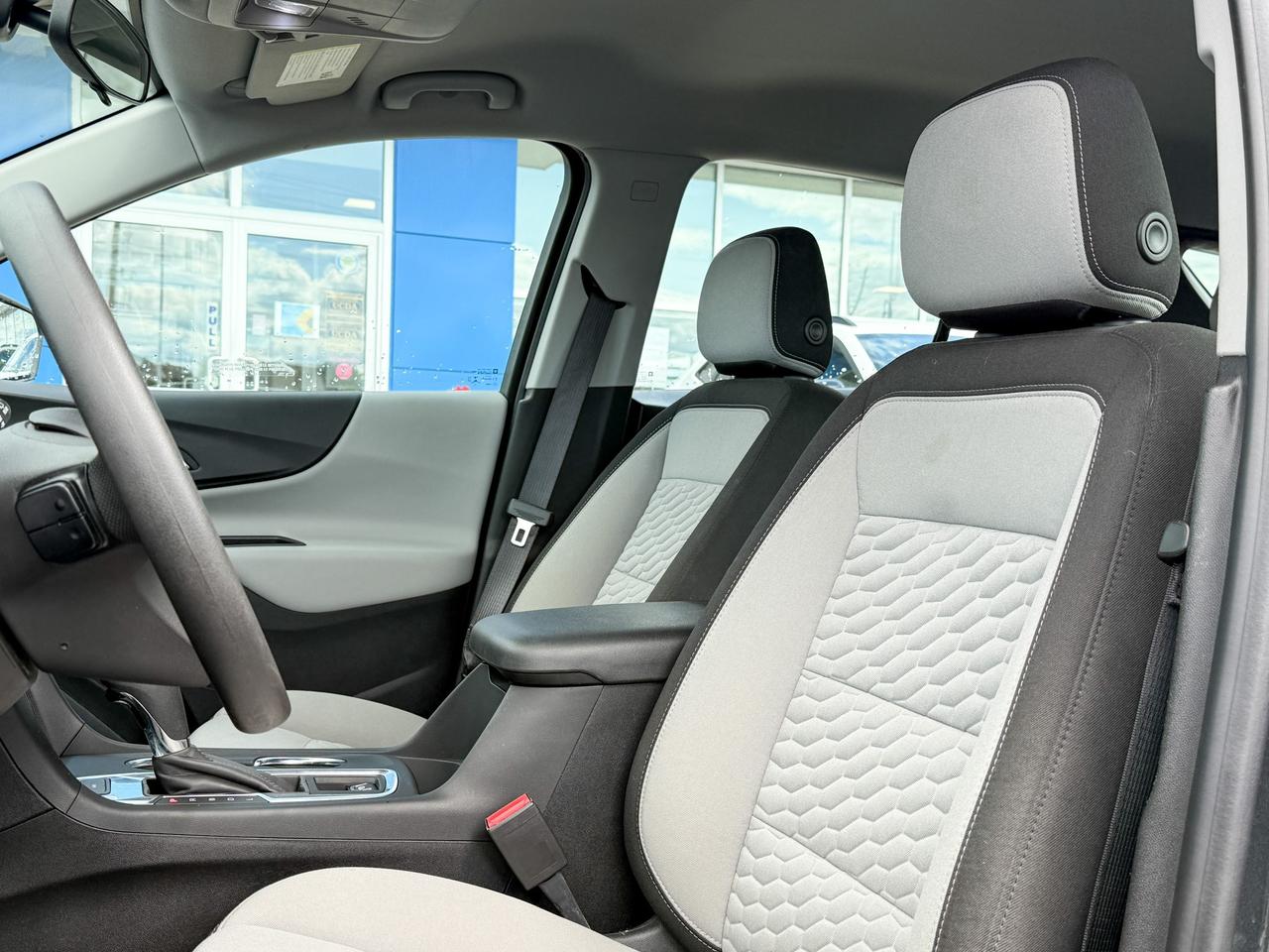 2021 Chevrolet Equinox 1.5L 4CYL LS AWD, HEATED FRONT SEATS, REMOTE VEHICLE START, HD REAR VISION CAMERA, 17" ALLOY WHEELS Photo