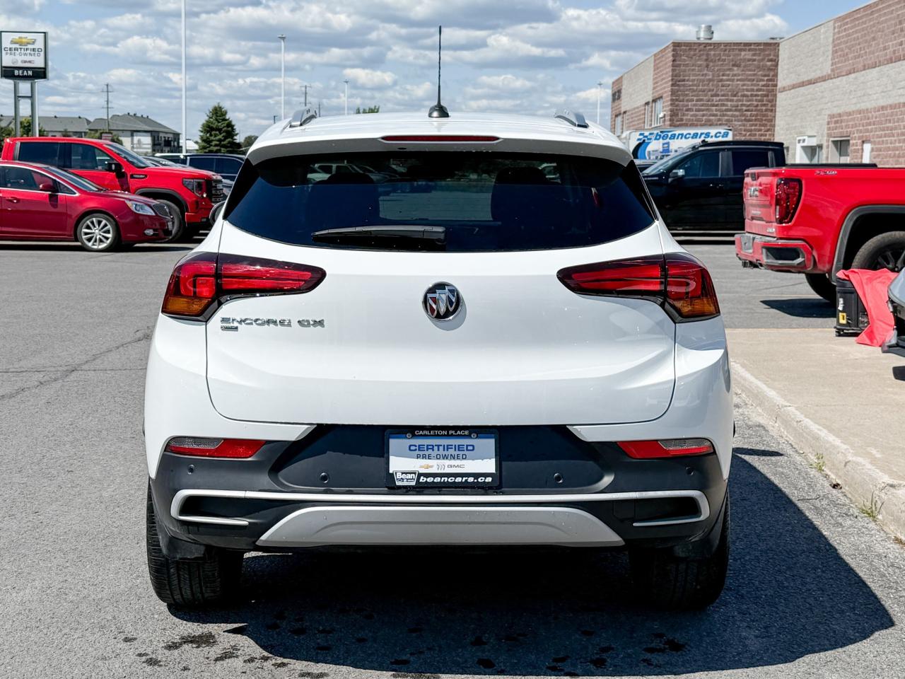 2023 Buick Encore GX Select CLEAN CARFAX, 1.3L 3CYL AWD, HEATED FRONTSEATS, REMOTE VEHICLE START, WIRELESS APPLE CARPLAY/ANDROID AUTO, REAR VISION CAMERA, 18" ALLOY WHEELS Photo3