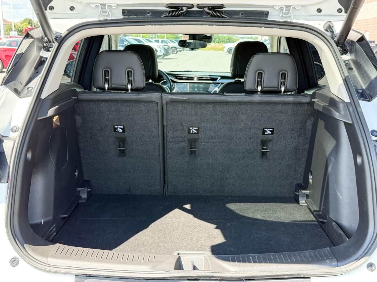 2023 Buick Encore GX Select CLEAN CARFAX, 1.3L 3CYL AWD, HEATED FRONTSEATS, REMOTE VEHICLE START, WIRELESS APPLE CARPLAY/ANDROID AUTO, REAR VISION CAMERA, 18" ALLOY WHEELS Photo4