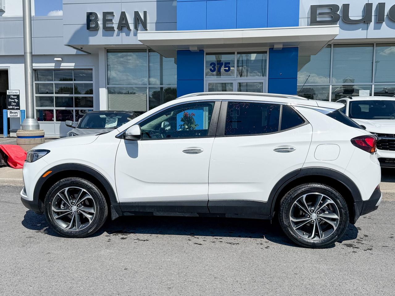 2023 Buick Encore GX Select CLEAN CARFAX, 1.3L 3CYL AWD, HEATED FRONTSEATS, REMOTE VEHICLE START, WIRELESS APPLE CARPLAY/ANDROID AUTO, REAR VISION CAMERA, 18" ALLOY WHEELS Photo5
