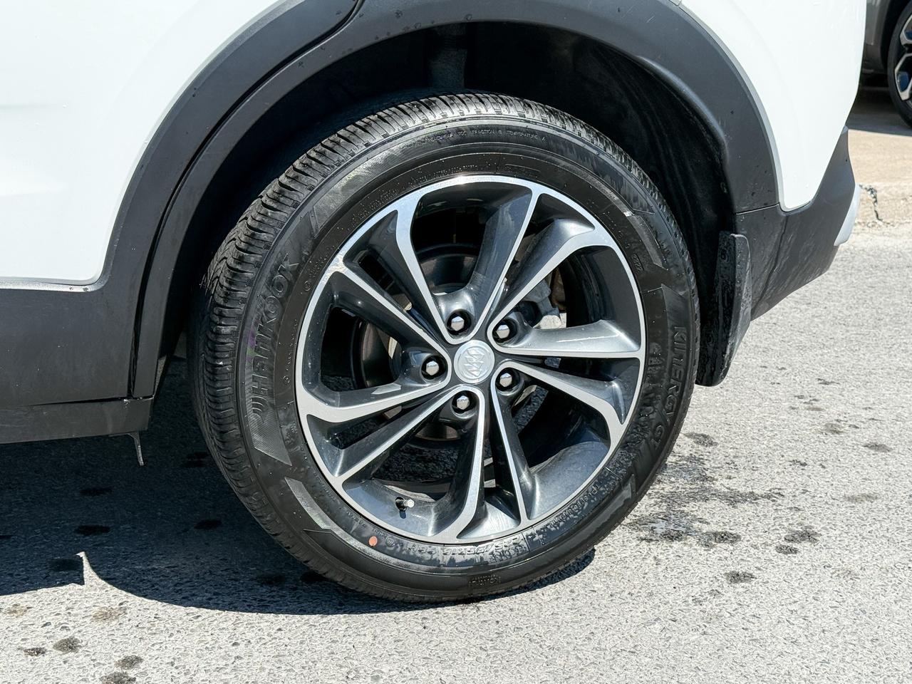 2023 Buick Encore GX Select CLEAN CARFAX, 1.3L 3CYL AWD, HEATED FRONTSEATS, REMOTE VEHICLE START, WIRELESS APPLE CARPLAY/ANDROID AUTO, REAR VISION CAMERA, 18" ALLOY WHEELS Photo