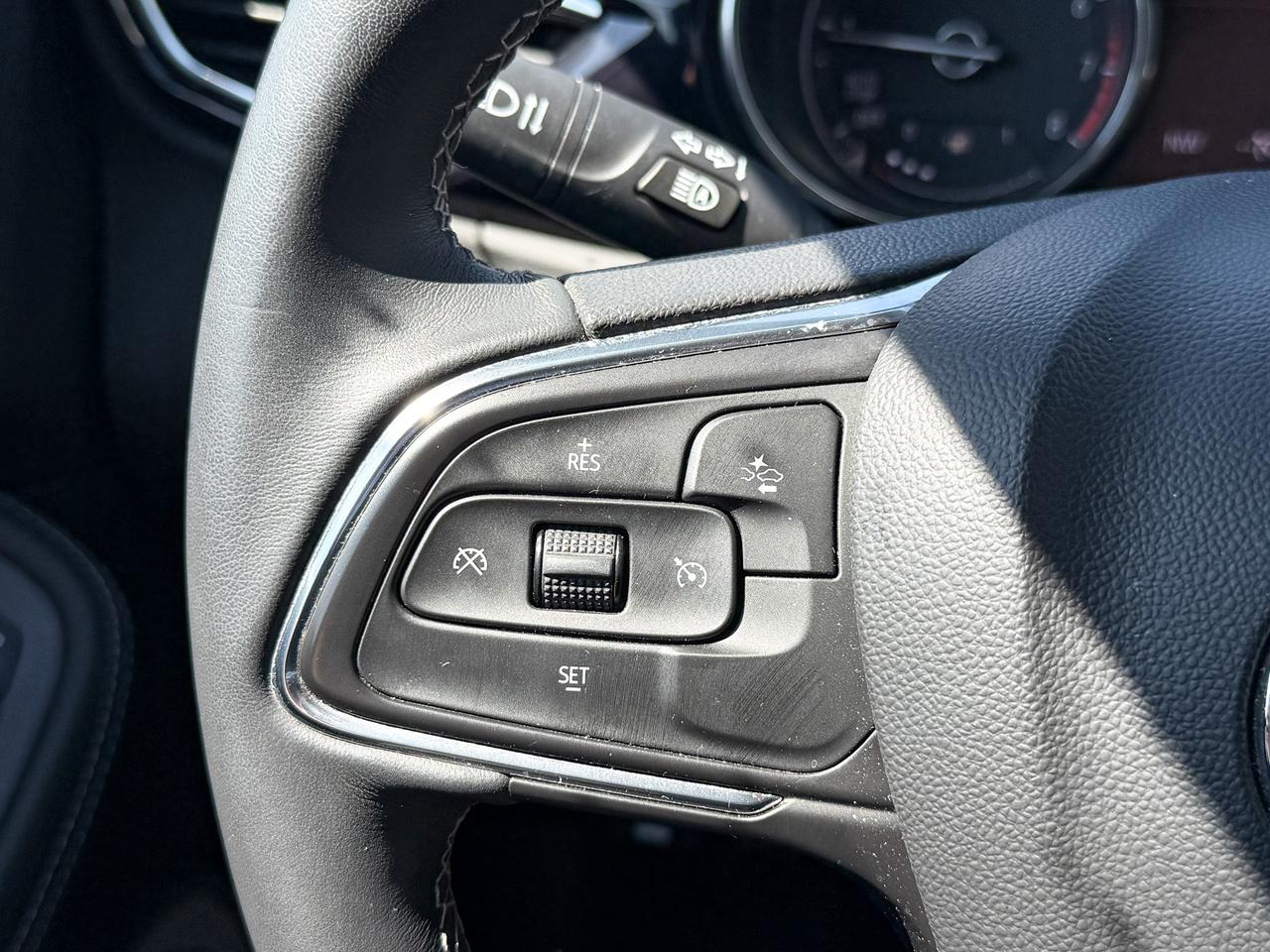 2023 Buick Encore GX Select CLEAN CARFAX, 1.3L 3CYL AWD, HEATED FRONTSEATS, REMOTE VEHICLE START, WIRELESS APPLE CARPLAY/ANDROID AUTO, REAR VISION CAMERA, 18" ALLOY WHEELS Photo