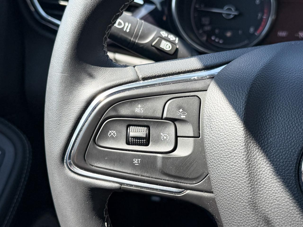 2023 Buick Encore GX Select CLEAN CARFAX, 1.3L 3CYL AWD, HEATED FRONTSEATS, REMOTE VEHICLE START, WIRELESS APPLE CARPLAY/ANDROID AUTO, REAR VISION CAMERA, 18" ALLOY WHEELS Photo