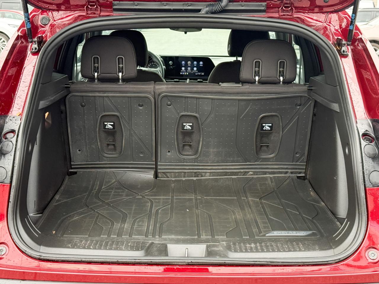 2024 Chevrolet Trax 1.2L TURBO, 1RS FWD, HEATED FRONT SEATS, HEATED LEATHER WRAPPED SQUARE BOTTOMED STEERING WHEEL, WIRE Photo