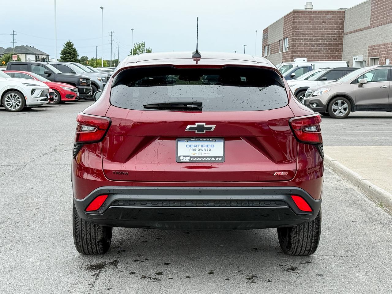 2024 Chevrolet Trax 1.2L TURBO, 1RS FWD, HEATED FRONT SEATS, HEATED LEATHER WRAPPED SQUARE BOTTOMED STEERING WHEEL, WIRE Photo