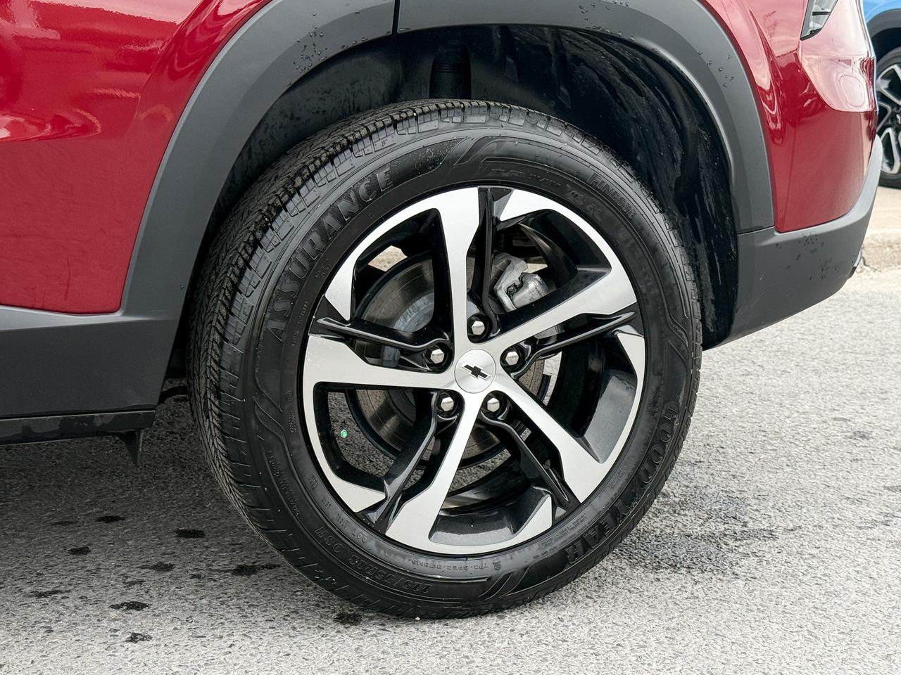 2024 Chevrolet Trax 1.2L TURBO, 1RS FWD, HEATED FRONT SEATS, HEATED LEATHER WRAPPED SQUARE BOTTOMED STEERING WHEEL, WIRE Photo