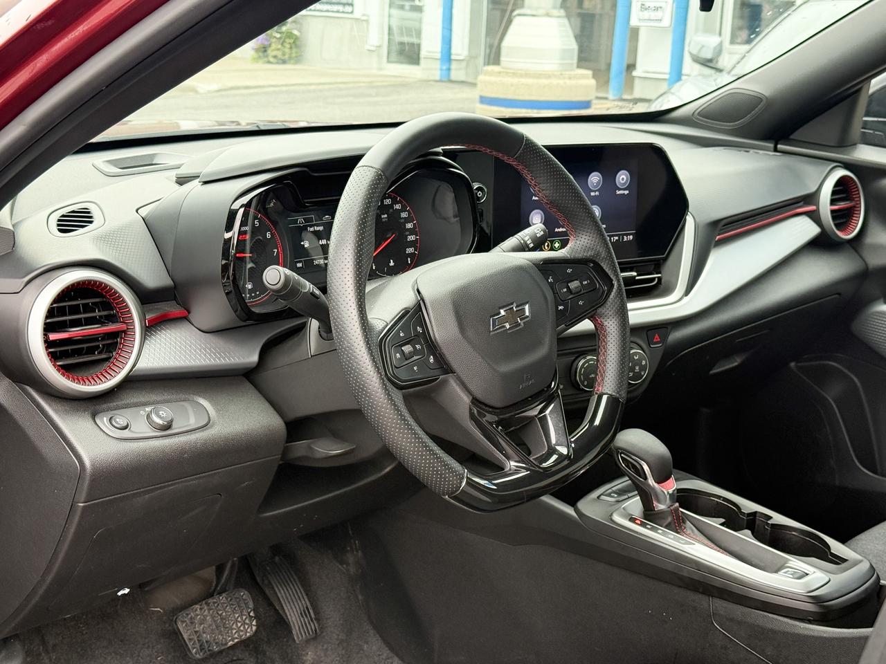 2024 Chevrolet Trax 1.2L TURBO, 1RS FWD, HEATED FRONT SEATS, HEATED LEATHER WRAPPED SQUARE BOTTOMED STEERING WHEEL, WIRE Photo