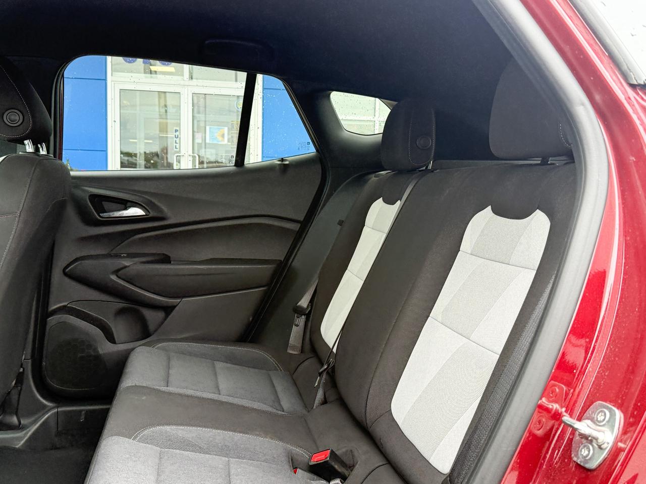 2024 Chevrolet Trax 1.2L TURBO, 1RS FWD, HEATED FRONT SEATS, HEATED LEATHER WRAPPED SQUARE BOTTOMED STEERING WHEEL, WIRE Photo