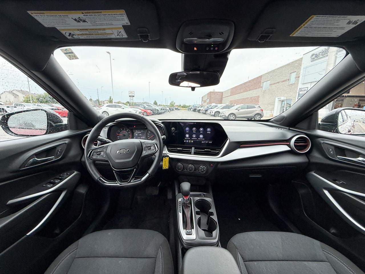 2024 Chevrolet Trax 1.2L TURBO, 1RS FWD, HEATED FRONT SEATS, HEATED LEATHER WRAPPED SQUARE BOTTOMED STEERING WHEEL, WIRE Photo