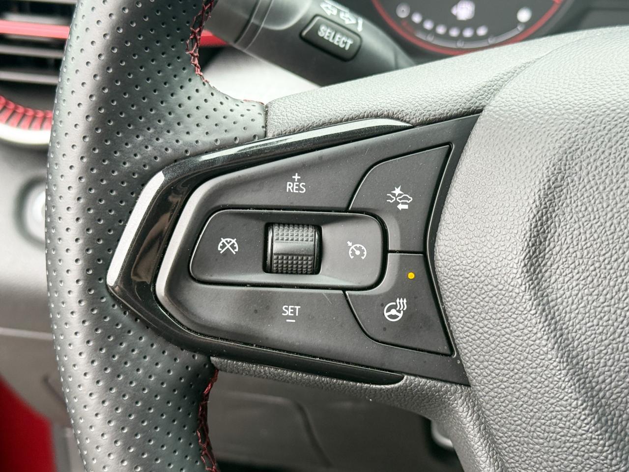 2024 Chevrolet Trax 1.2L TURBO, 1RS FWD, HEATED FRONT SEATS, HEATED LEATHER WRAPPED SQUARE BOTTOMED STEERING WHEEL, WIRE Photo