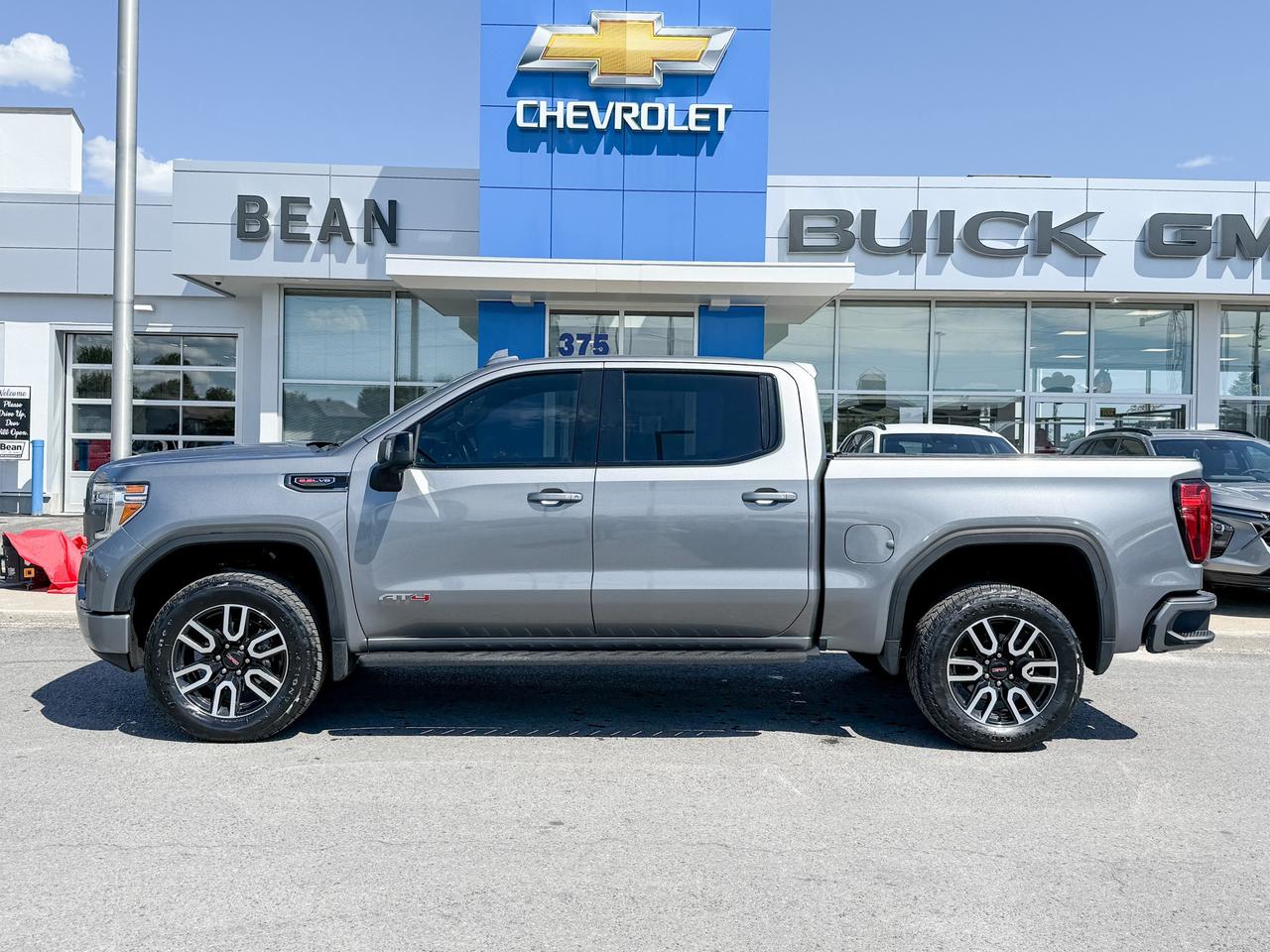 2022 GMC Sierra 1500 Limited AT4 6.2L V8, NAVIGATION, BOSE AUDIO, SUNROOF, HEATED & VENTILATED SEATS, HEATED STEERING WHEEL, REMOTE START/ENTRY, HD REAR VISION CAMERA Photo5