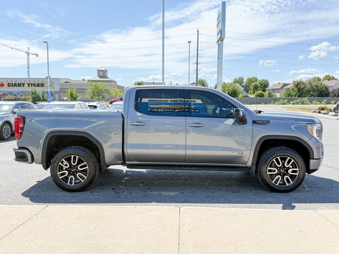 2022 GMC Sierra 1500 Limited AT4 6.2L V8, NAVIGATION, BOSE AUDIO, SUNROOF, HEATED & VENTILATED SEATS, HEATED STEERING WHEEL, REMOTE START/ENTRY, HD REAR VISION CAMERA Photo