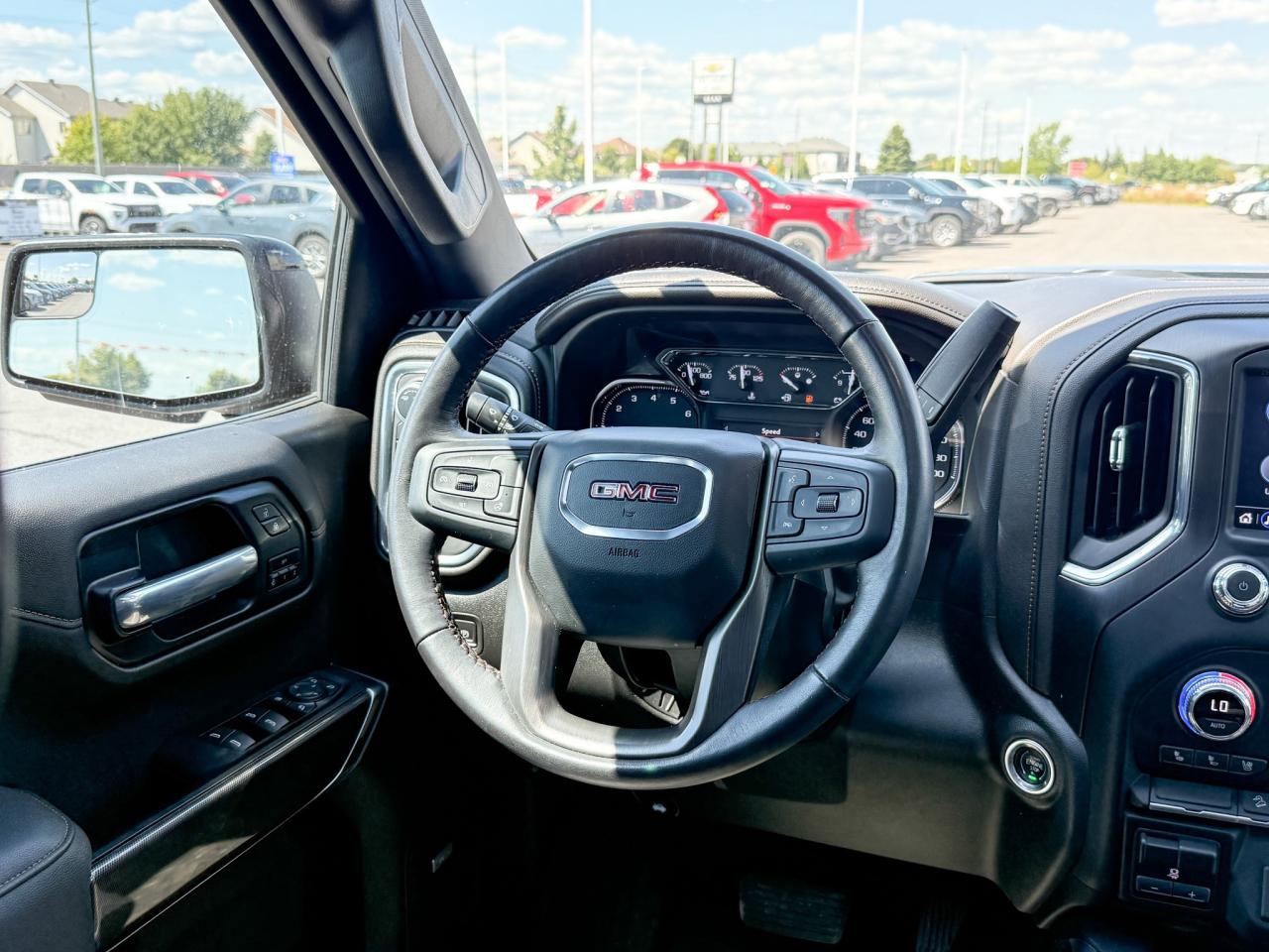 2022 GMC Sierra 1500 Limited AT4 6.2L V8, NAVIGATION, BOSE AUDIO, SUNROOF, HEATED & VENTILATED SEATS, HEATED STEERING WHEEL, REMOTE START/ENTRY, HD REAR VISION CAMERA Photo