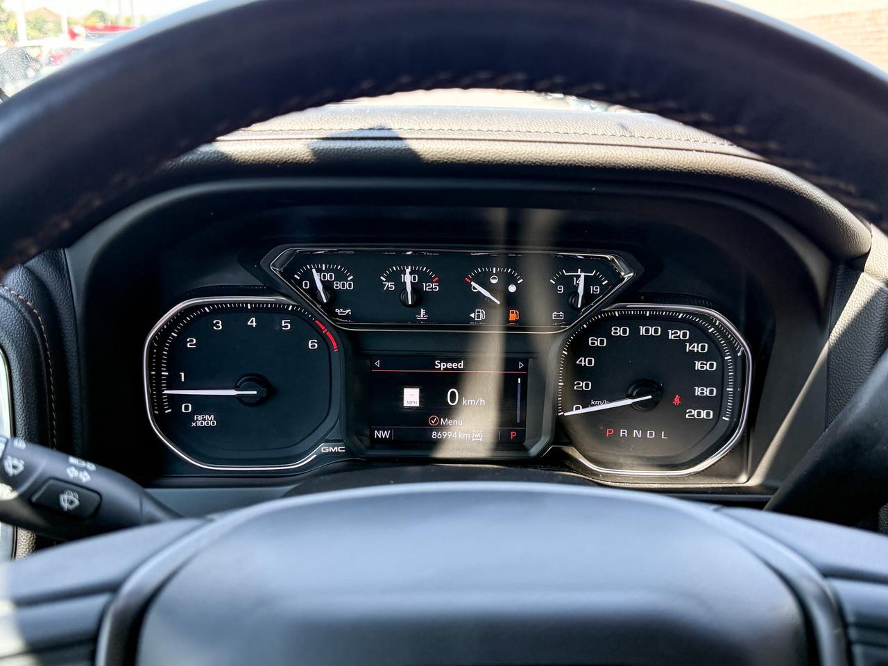 2022 GMC Sierra 1500 Limited AT4 6.2L V8, NAVIGATION, BOSE AUDIO, SUNROOF, HEATED & VENTILATED SEATS, HEATED STEERING WHEEL, REMOTE START/ENTRY, HD REAR VISION CAMERA Photo