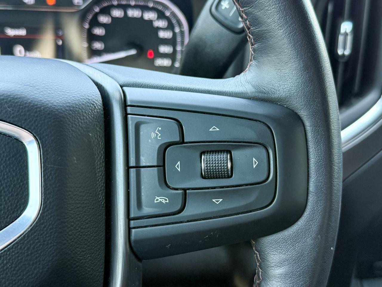 2022 GMC Sierra 1500 Limited AT4 6.2L V8, NAVIGATION, BOSE AUDIO, SUNROOF, HEATED & VENTILATED SEATS, HEATED STEERING WHEEL, REMOTE START/ENTRY, HD REAR VISION CAMERA Photo