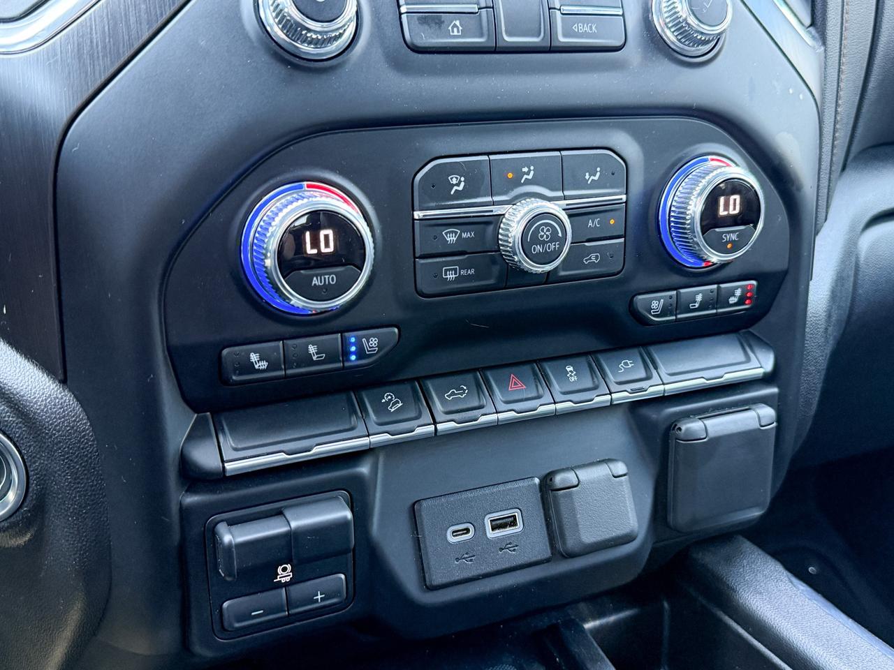 2022 GMC Sierra 1500 Limited AT4 6.2L V8, NAVIGATION, BOSE AUDIO, SUNROOF, HEATED & VENTILATED SEATS, HEATED STEERING WHEEL, REMOTE START/ENTRY, HD REAR VISION CAMERA Photo
