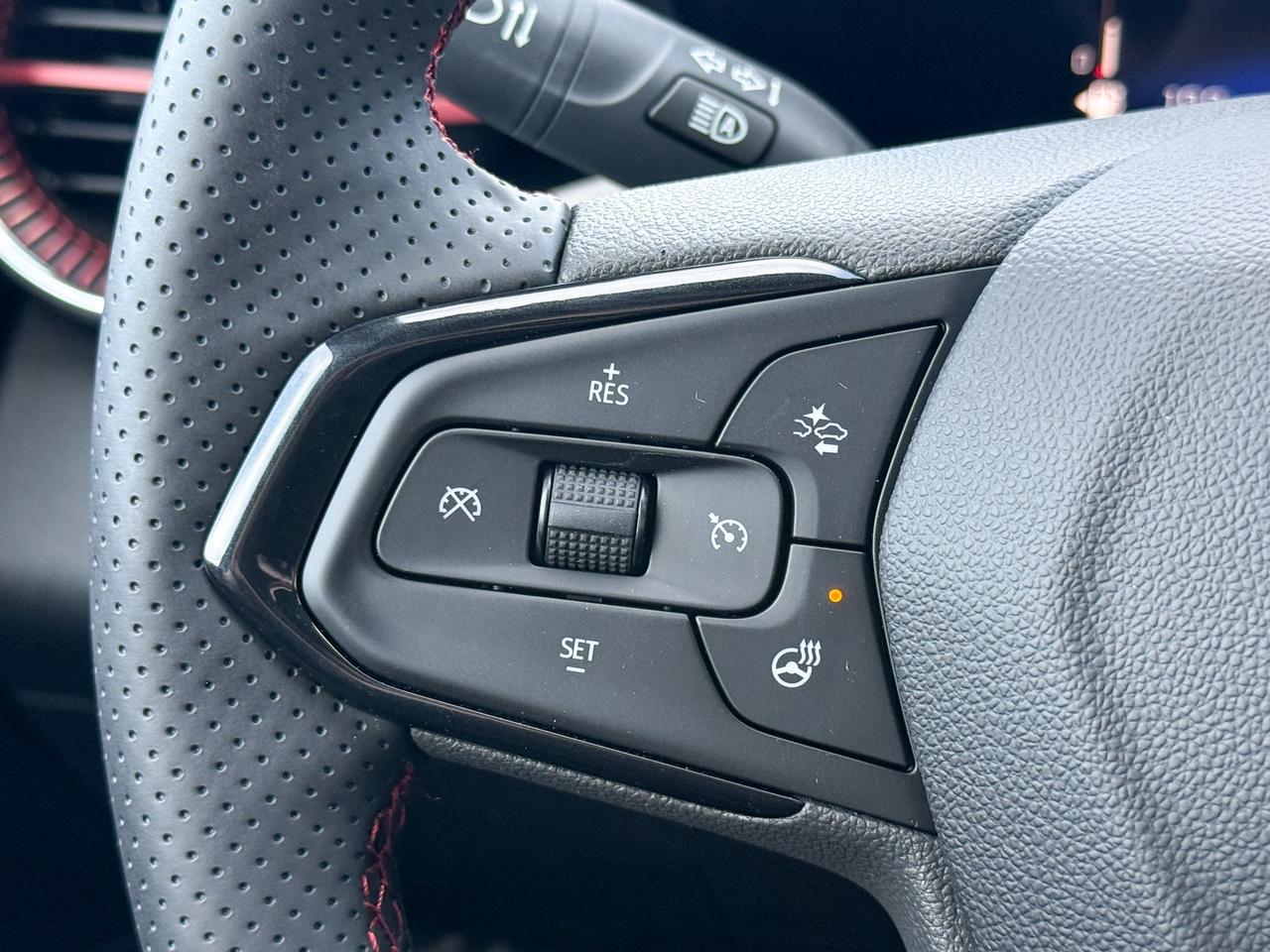 2025 Chevrolet Trax 2RS 1.2L 3 CYL WITH REMOTE START/ENTRY, HEATED SEATS, HEATED STEERING WHEEL, APPLE CARPLAY AND ANDROID AUTO Photo