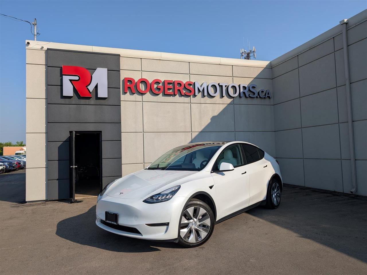 Used 2023 Tesla Model Y LONG RANGE AWD - WHITE INTERIOR - DUAL MOTOR for sale in Oakville, ON