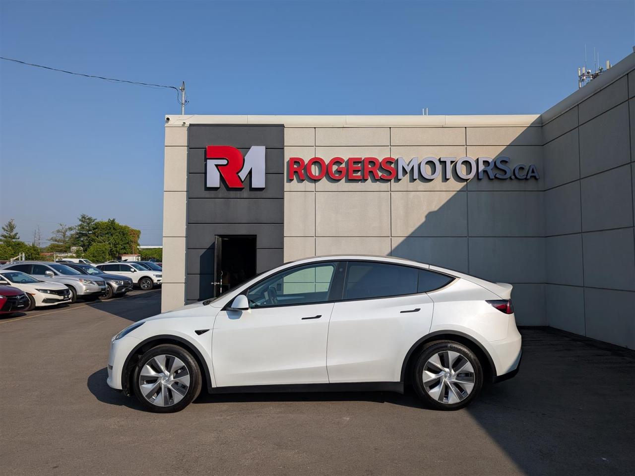 2023 Tesla Model Y LONG RANGE AWD - WHITE INTERIOR - DUAL MOTOR