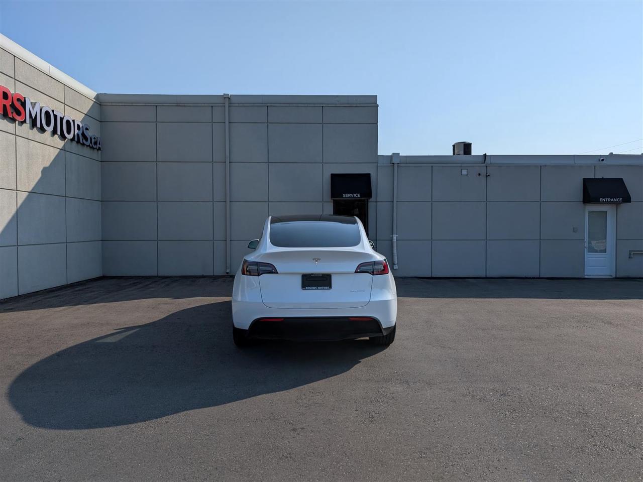 2023 Tesla Model Y LONG RANGE AWD - WHITE INTERIOR - DUAL MOTOR