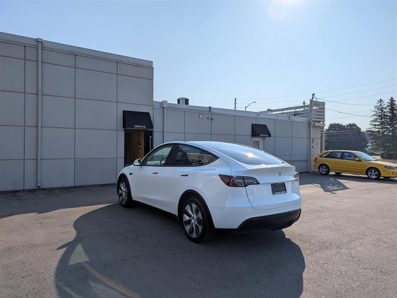 2023 Tesla Model Y LONG RANGE AWD - WHITE INTERIOR - DUAL MOTOR
