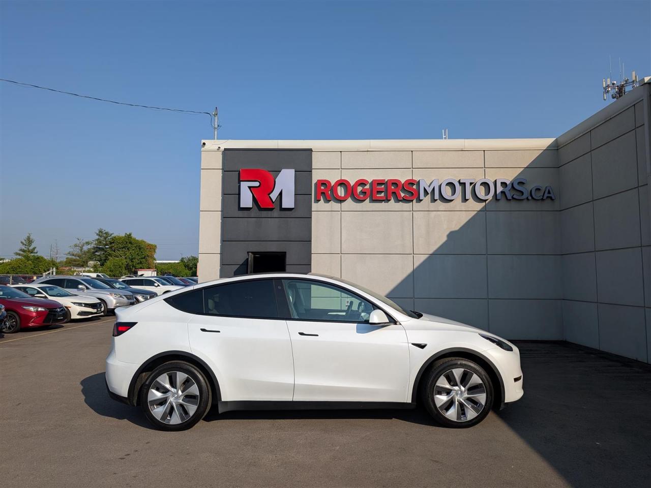 2023 Tesla Model Y LONG RANGE AWD - WHITE INTERIOR - DUAL MOTOR
