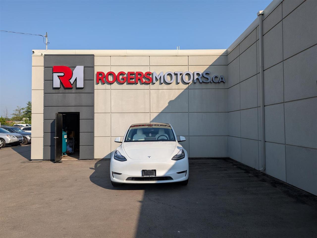 2023 Tesla Model Y LONG RANGE AWD - WHITE INTERIOR - DUAL MOTOR