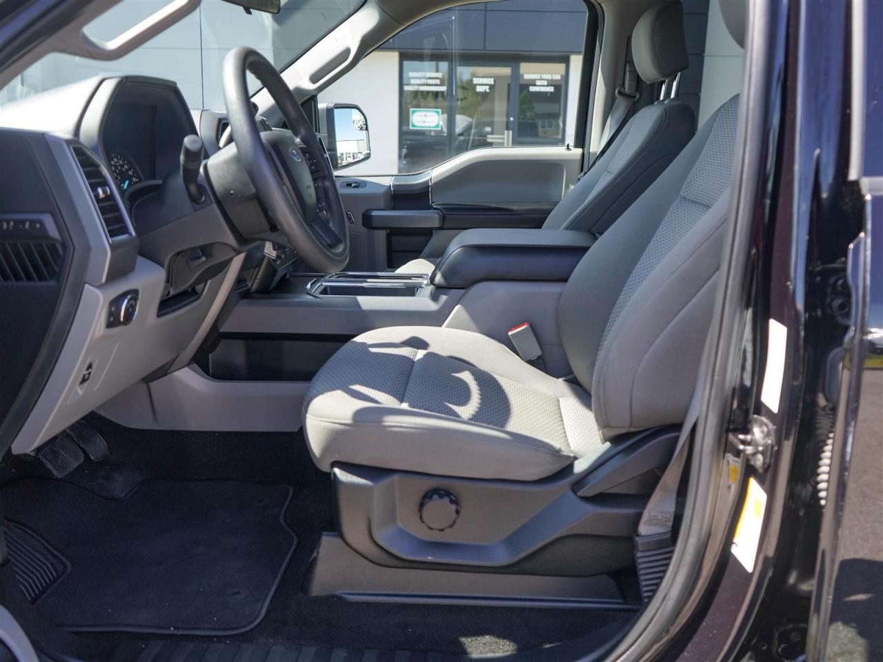 2020 Ford F-150 XLT CREW CAB 3.3L V6 4WD | 14 SERV REC | NO ACCIDENTS Photo