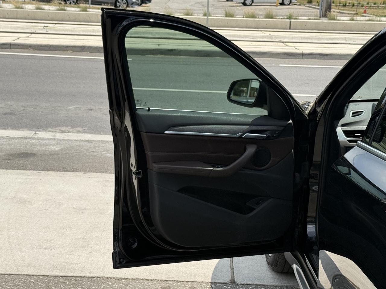 2017 BMW X1 | PREMIUM PKG | HEAD UP DISPLAY | PANO | LOADED Photo