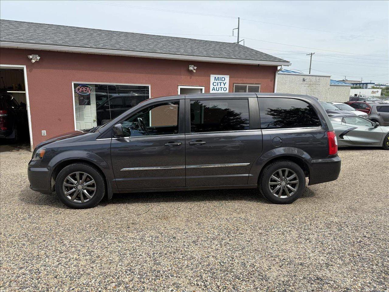 Used 2015 Chrysler Town & Country S for sale in Saskatoon, SK