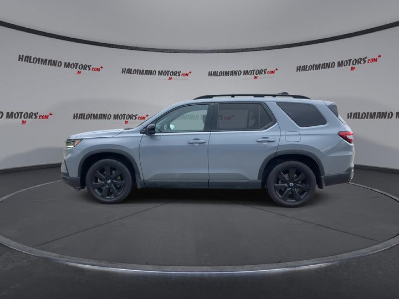 2023 Honda Pilot Black Edition AWD | AC Seats | Heated Seats | Panoramic Roof Photo4