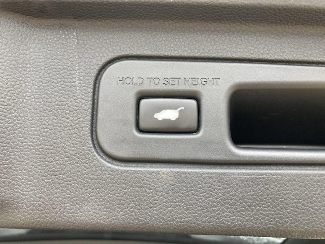 2023 Honda Pilot Black Edition AWD | AC Seats | Heated Seats | Panoramic Roof Photo