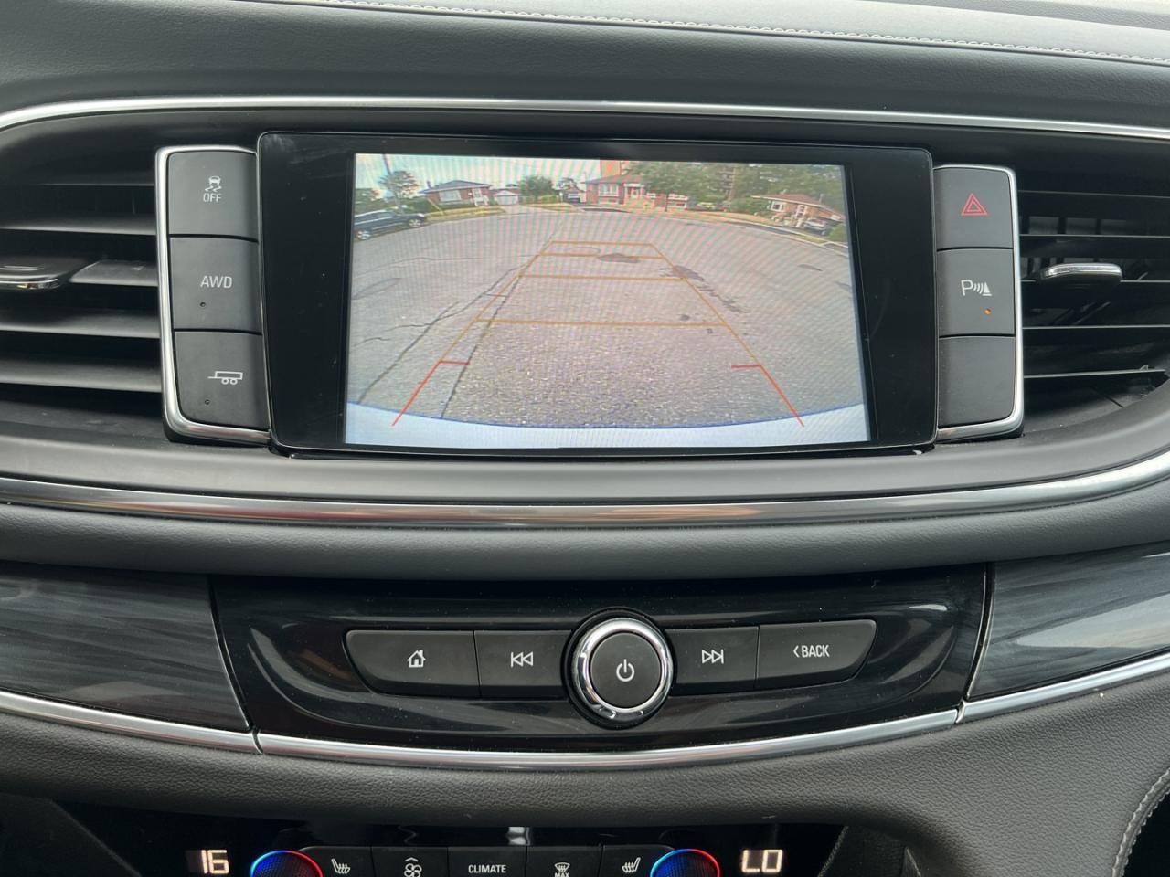 2018 Buick Enclave Essence AWD - Photo #16