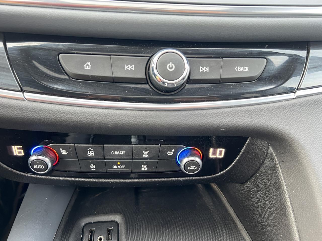 2018 Buick Enclave Essence AWD - Photo #20