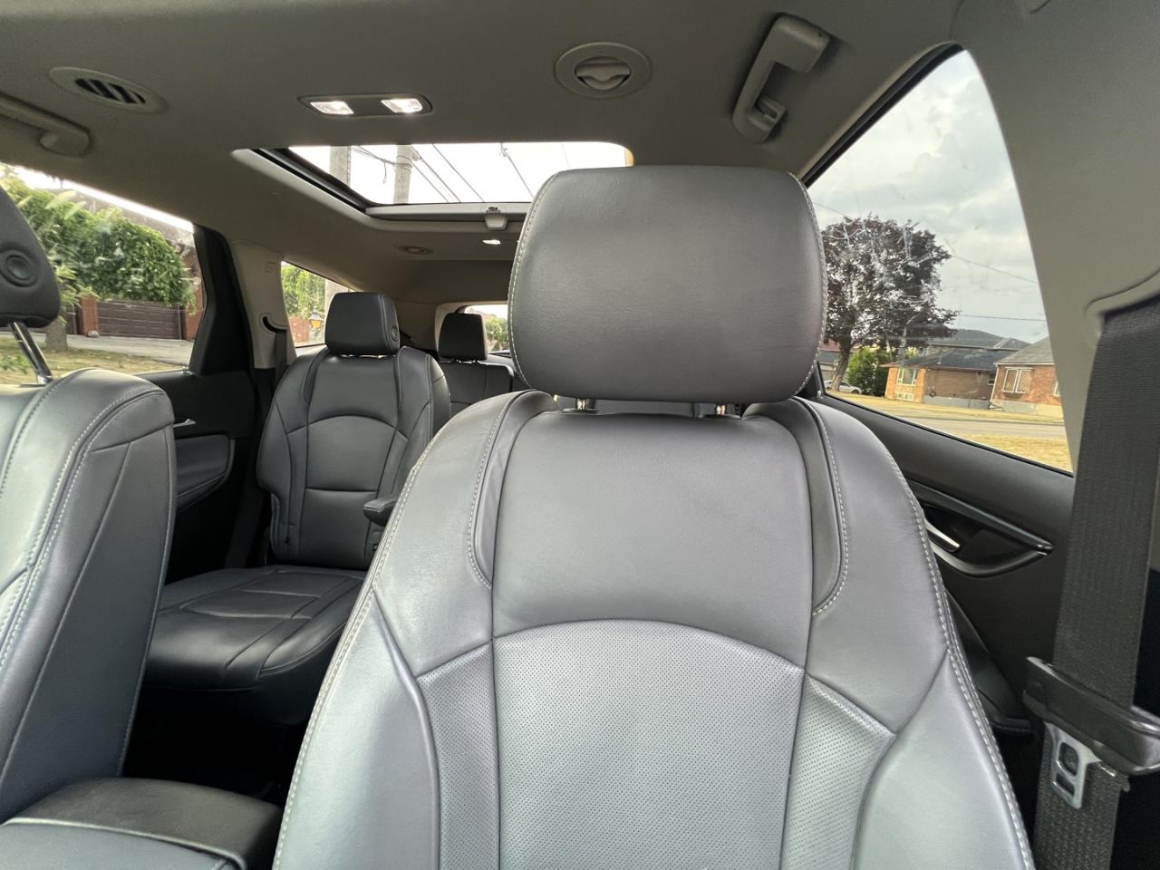 2018 Buick Enclave Essence AWD - Photo #24
