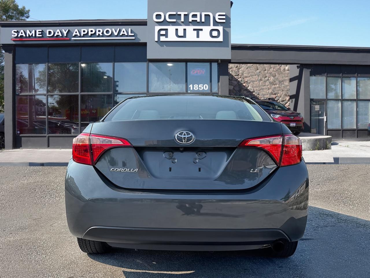 2017 Toyota Corolla LE - Photo #5