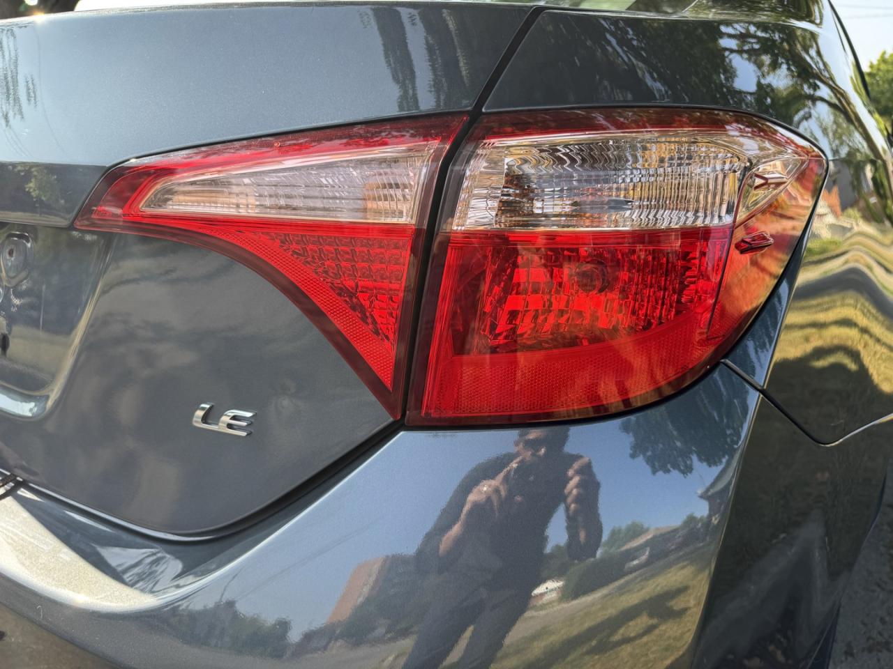 2017 Toyota Corolla LE - Photo #8