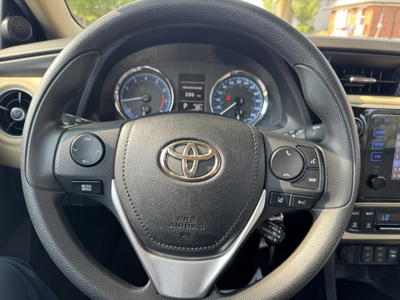 2017 Toyota Corolla LE - Photo #10