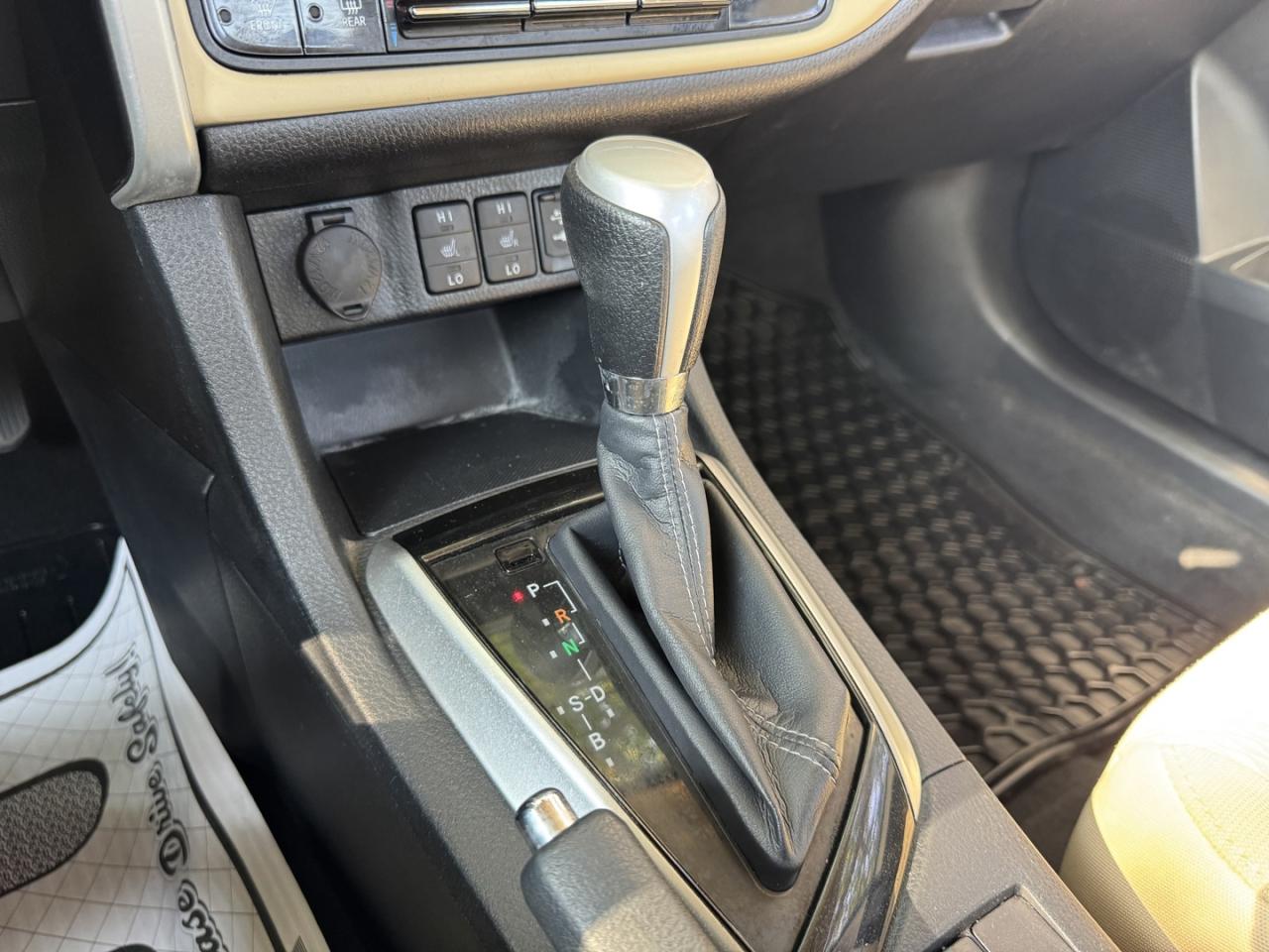 2017 Toyota Corolla LE - Photo #14